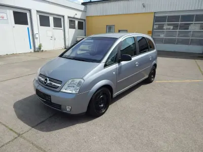 Gebraucht Opel Meriva Cosmo 101 PS (74 kW) 2003 Lichtsilber m2 Van / Kleinbus