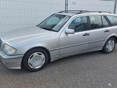 Gebraucht Mercedes C200 102 PS (75 kW) 2000 Silber Kombi