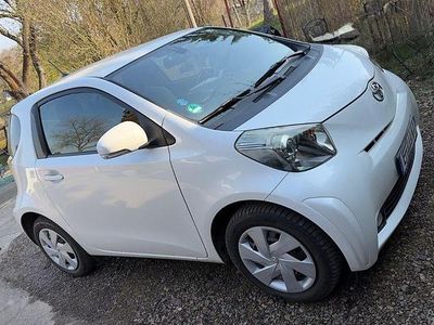 Gebraucht Toyota iQ 68 PS (50 kW) 2009 Weiß Kleinwagen