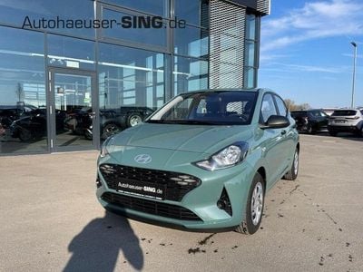 Neu Hyundai i10 63 PS (46 kW) 2025 Grün Kleinwagen
