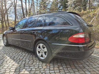 Usata Mercedes E270 177 CV (130 kW) 2003 Nero Station wagon