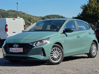 Gebraucht Hyundai i20 Pure 84 PS (61 kW) 2024 Grün Kleinwagen
