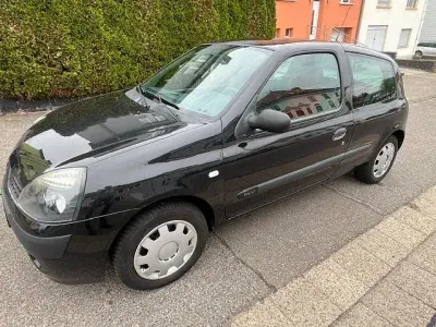 Brugt Renault Clio II 75 HK (55 kW) 2003 Sort Hatchback
