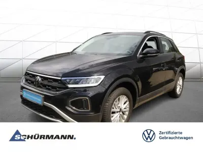 Second-hand VW T-Roc Life 116 CP (85 kW) 2023 Negru SUV