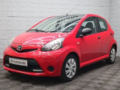 Gebraucht Toyota Aygo Cool 68 PS (50 kW) 2013 Rot Kleinwagen