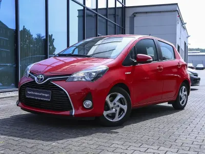 Gebraucht Toyota Yaris Hybrid Edition-S 75 PS (55 kW) 2017 Rot Kleinwagen