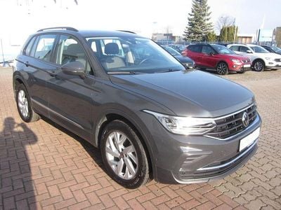 Grau Gebraucht 2023 VW Tiguan Life SUV | 29.999 € (Superpreis)