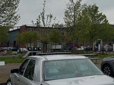 Second-hand Mercedes E420 279 CP (205 kW) 1995 Argintiu Berlinǎ