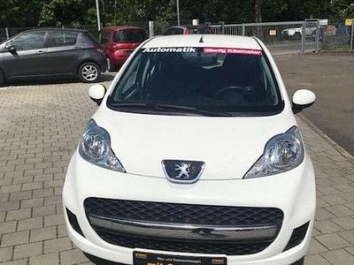 Gebraucht Peugeot 107 68 PS (50 kW) 2011 Weiß Kleinwagen