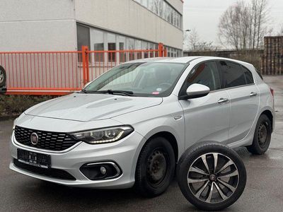 Silber Gebraucht 2016 Fiat Tipo Lounge Kombi | 4.990 € (Teuer)