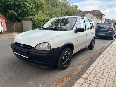Gebraucht Opel Corsa 60 PS (44 kW) 1996 Weiß Kleinwagen
