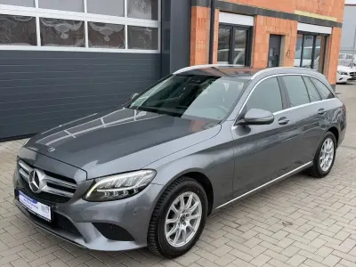Gebraucht Mercedes C180 Avantgarde 156 PS (114 kW) 2019 Grau Limousine