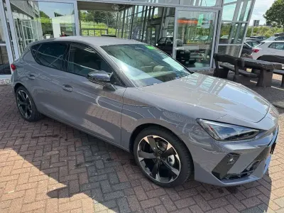 Neu Cupra Leon 150 PS (110 kW) 2026 Grau Limousine