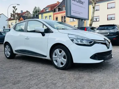 Używany Renault Clio IV Experience 73 KM (53 kW) 2016 Biały Sedan/Limuzyna