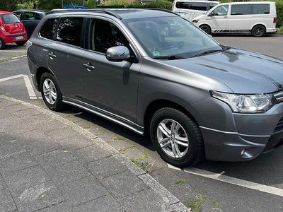 Gebraucht Mitsubishi Outlander 150 PS (110 kW) 2014 Grau SUV