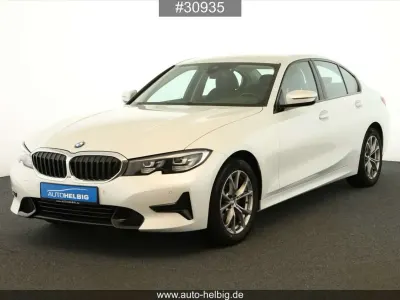 Gebraucht BMW 318 Sport Line 150 PS (110 kW) 2022 Weiß Limousine