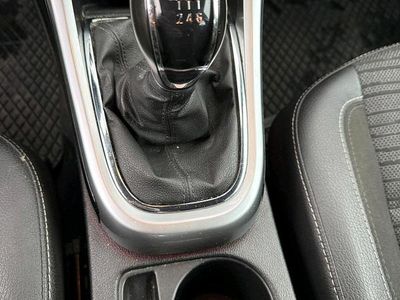 Weiß Gebraucht 2014 Opel Astra Limousine | 6.500 € (Fairer Preis)