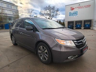 Grau Gebraucht 2016 Honda Odyssey Elite Van / Kleinbus | 9.500 €