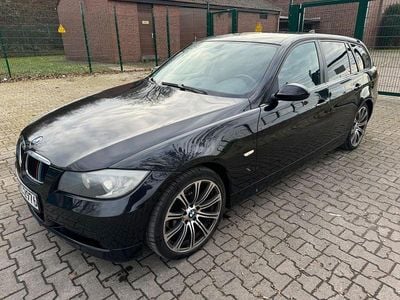 Gebraucht BMW 320 177 PS (130 kW) 2008 Schwarz Kombi