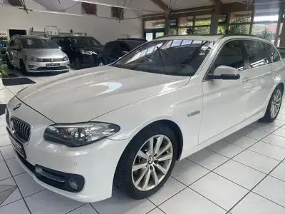 Gebraucht BMW 520 Performance 190 PS (139 kW) 2017 Mineralweiss metallic (metallic) Kombi