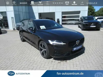 Gebraucht Volvo V60 145 PS (106 kW) 2024 Kombi