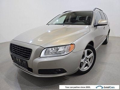 Gebraucht Volvo V70 136 PS (100 kW) 2013 Gold Kombi