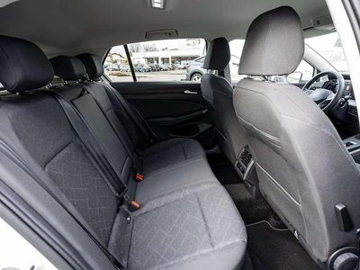 Gebraucht VW Golf VIII Move 116 PS (85 kW) 2023 Weiß Limousine