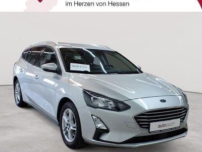 Usado Ford Focus Cool & Connect 95 HP (69 kW) 2022 Prateado Sedan