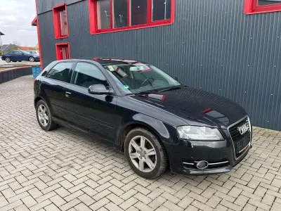 Gebraucht Audi A3 Attraction 105 PS (77 kW) 2012 Phantomschwarz perleffekt Kleinwagen