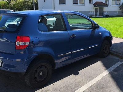 Second-hand VW Fox 55 CP (40 kW) 2006 Albastru Hatchback