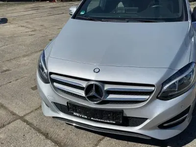 Gebraucht Mercedes B180 122 PS (89 kW) 2017 Grau Kleinwagen