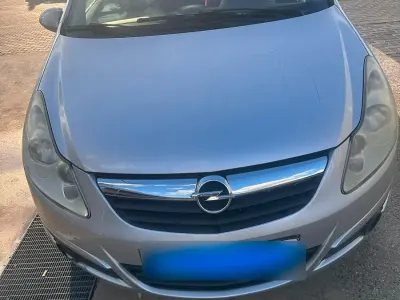 Gebraucht Opel Corsa 80 PS (58 kW) 2009 Silber Kleinwagen