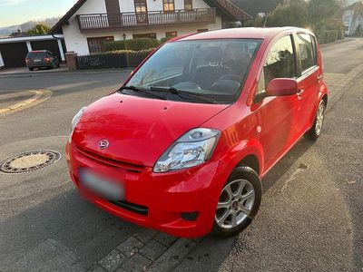 Gebraucht Daihatsu Sirion 70 PS (51 kW) 2007 Rot Kleinwagen