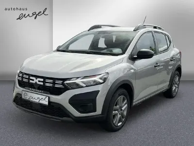 Gebraucht Dacia Sandero Essentiel 91 PS (66 kW) 2023 Mondsteingrau Limousine