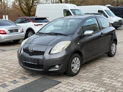 Gebraucht Toyota Yaris 69 PS (50 kW) 2009 Grau Kleinwagen