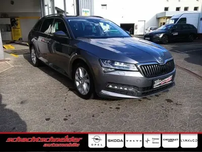 Gebraucht Skoda Superb Premium Edition 200 PS (147 kW) 2022 Grau Kombi