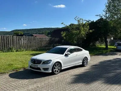 Gebraucht Mercedes C220 AMG line 170 PS (125 kW) 2014 Weiß Coupé