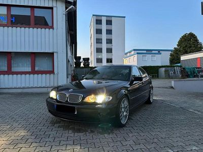 Blau Gebraucht 2004 BMW 320 Exclusive Limousine | 12.400 €