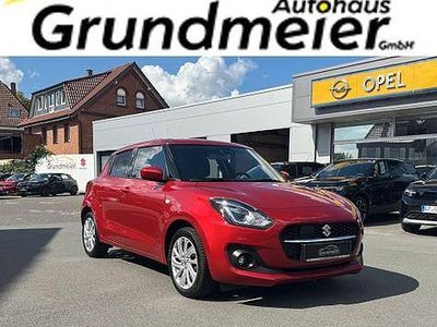 Gebraucht Suzuki Swift Comfort 83 PS (61 kW) 2022 Burning red pearl metallic Kleinwagen