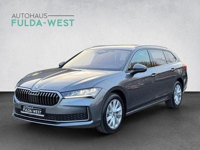 Grau Neu 2025 Skoda Superb Kombi | 43.940 € (Superpreis)