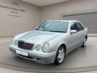 Usata Mercedes E240 Avantgarde 170 CV (125 kW) 2001 Argento Berlina