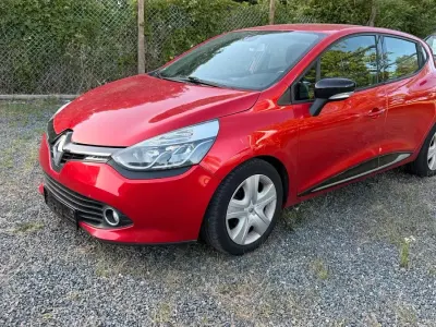 Gebraucht Renault Clio IV 90 PS (66 kW) 2014 Rot Limousine