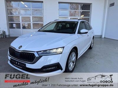 Moonweiss metallic Gebraucht 2021 Skoda Octavia Ambition Kombi | 15.995 € (Etwas zu teuer)