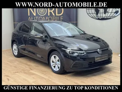 Gebraucht VW Golf VIII Life 131 PS (96 kW) 2023 Deep black perleffek (metallic) Limousine