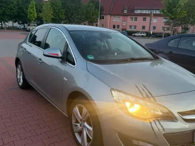 Gebraucht Opel Astra 120 PS (88 kW) 2014 Grau Limousine