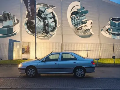 Gebraucht Peugeot 406 Premium 136 PS (100 kW) 2003 Silber Limousine