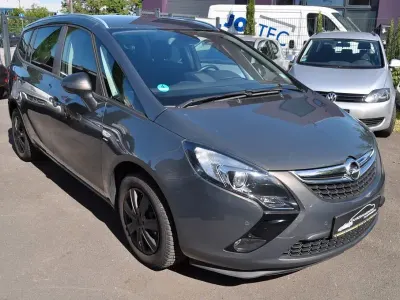 Gebraucht Opel Zafira Tourer drive 140 PS (102 kW) 2016 Plat.anthr./rogrey/0j:silbergr Van / Kleinbus