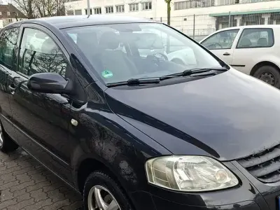 Gebraucht VW Fox 54 PS (39 kW) 2007 Schwarz Kleinwagen