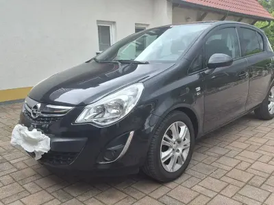 Używany Opel Corsa 87 KM (63 kW) 2011 Czarny Hatchback