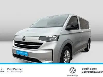 Gebraucht VW Caravelle Life 150 PS (110 kW) 2025 Grau Van